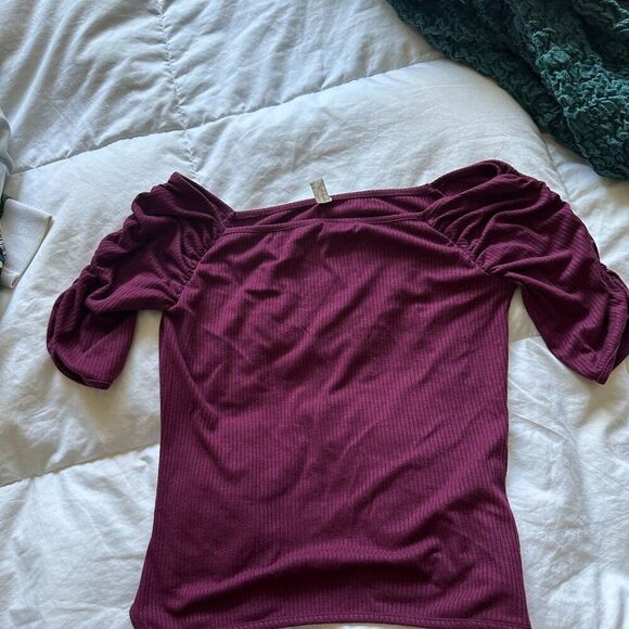 Intimately Free People Plum Ribbed Ruched Sleeve Tee Size Small EUC - Picture 1 of 2